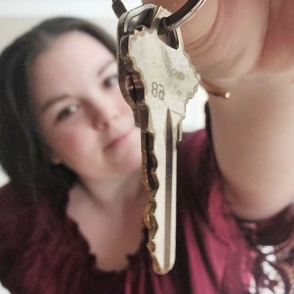 Meet Your Posher! - Picture 3 of 4